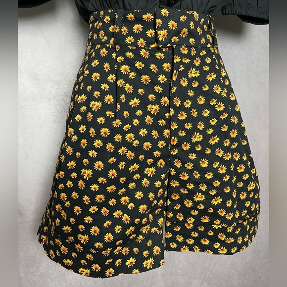 WeWoreWhat black and sunflower print romper size xs - Picture 3 of 6
